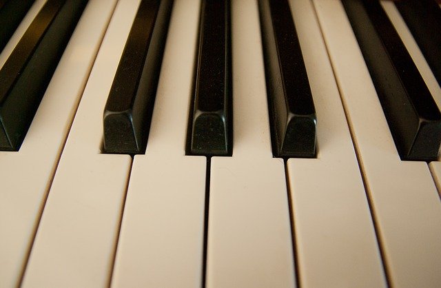 klávesy piana