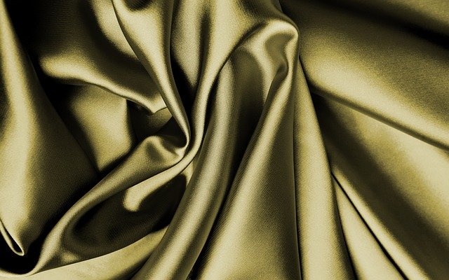 Detail tkaniny-zlaté hedvábí